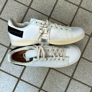 Men’s size 8 Stan Smith Adidas Parley sneakers
